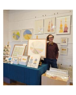 Huge thanks and congratulations to all the staff and volunteers @farnhammaltingscraft who made the Print festival on Sunday such a success. It was a really well run event with lots of thoughtful touches for both stall holders and visitors. The organisers had done a really good job of selecting a wide range of hugely talented printmakers, which made it all the more special to be awarded a 'highly commended' exhibitors prize. Thank you so much to @dalerrowney1783 for sponsoring my award, and to @pressingmattersmag for the joyous pile of wonderful magazines and an especially sunny bag🌞

Extra special thanks to @lozzagmk
and @ailsagibb for doing all my lifting and carrying for me, and for helping to man my stall ❤️
@farnhammaltings